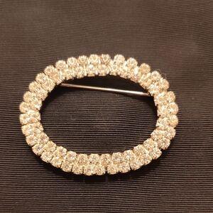 VTG Crystal Oval Rhinestone Brooch - Clear Sparkle